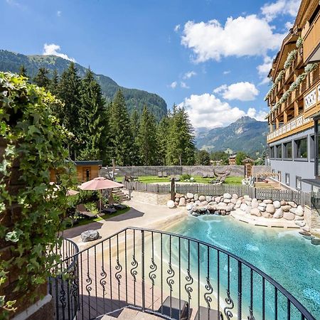 Croce Bianca Leisure & Spa Hotel Canazei Exteriör bild