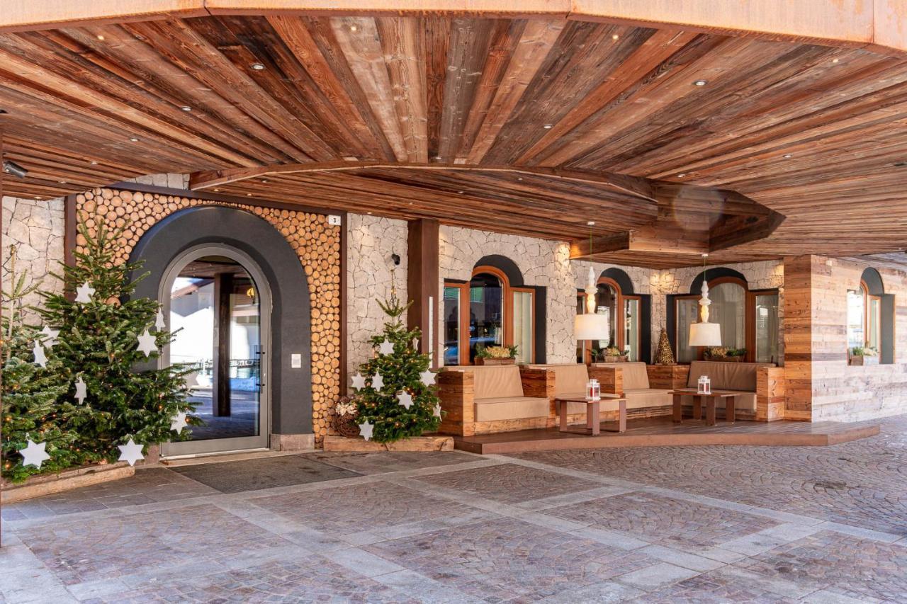 Croce Bianca Leisure & Spa Hotel Canazei Exteriör bild