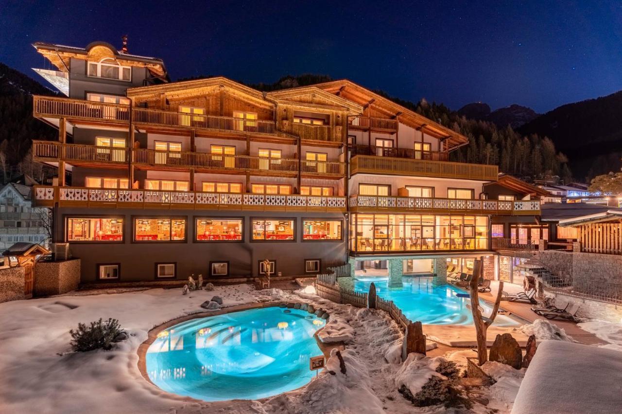 Croce Bianca Leisure & Spa Hotel Canazei Exteriör bild