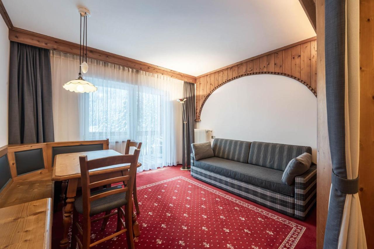 Croce Bianca Leisure & Spa Hotel Canazei Exteriör bild