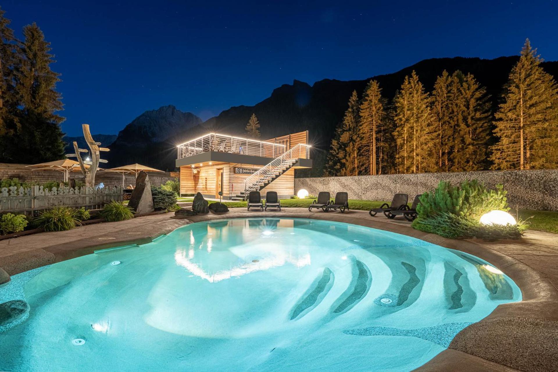 Croce Bianca Leisure & Spa Hotel Canazei Exteriör bild