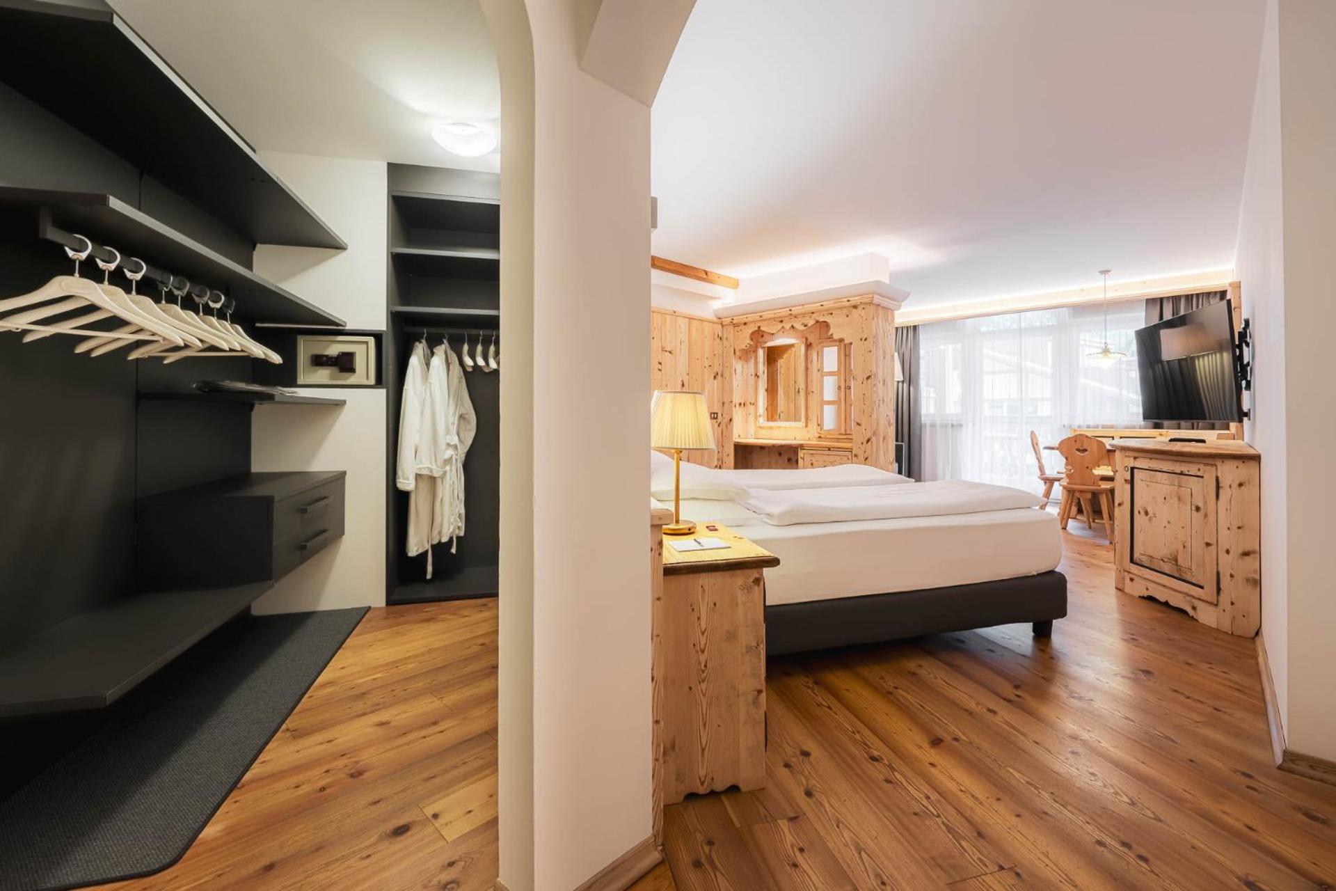 Croce Bianca Leisure & Spa Hotel Canazei Exteriör bild