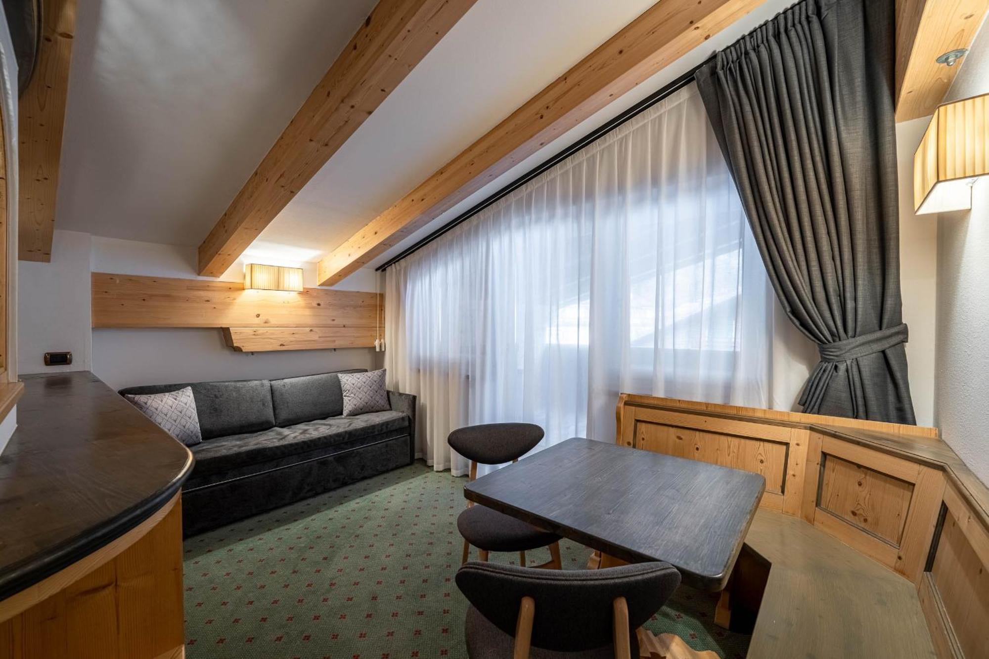 Croce Bianca Leisure & Spa Hotel Canazei Exteriör bild